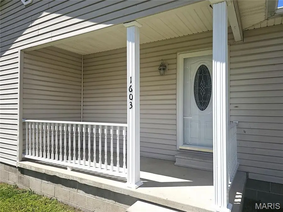 1603 E Stoddard Street, Dexter, MO 63841 - #2