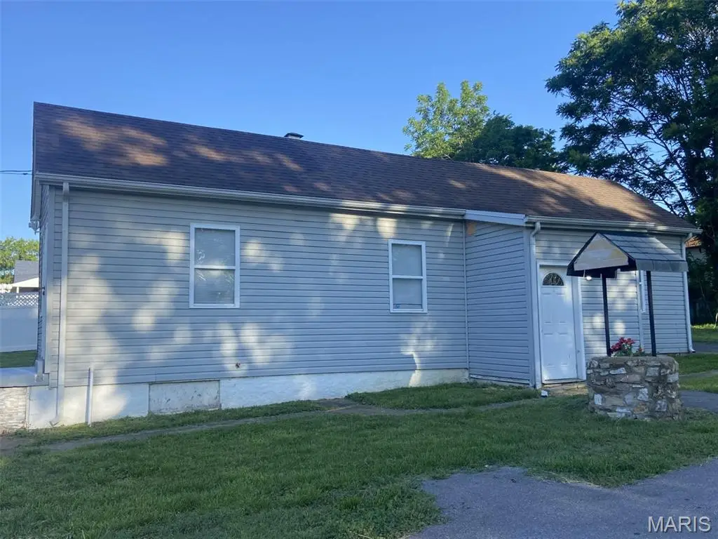 225 E Arlee Avenue, Saint Louis, MO 63125 - #1