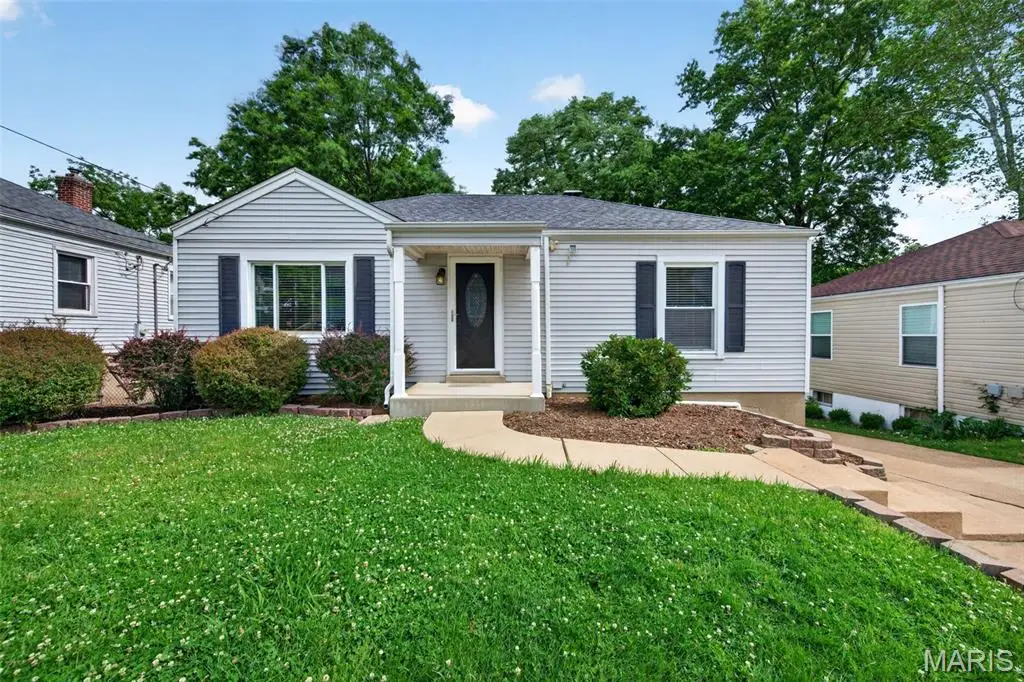 6009 Staely Avenue, Saint Louis, MO 63123 - #1
