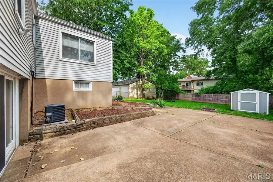 6009 Staely Avenue, Saint Louis, MO 63123 - #3