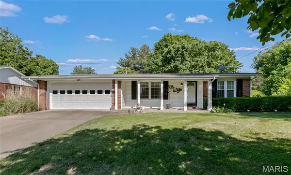 5013 Staten Drive, Godfrey, IL 62035