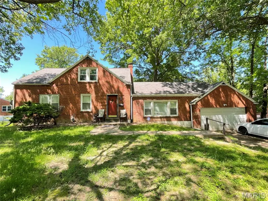 3523 Elmhurst Drive, Saint Louis, MO 63121 - #1