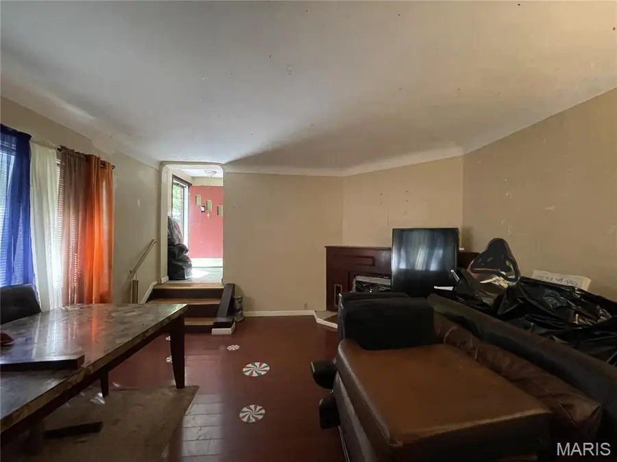 3523 Elmhurst Drive, Saint Louis, MO 63121 - #2