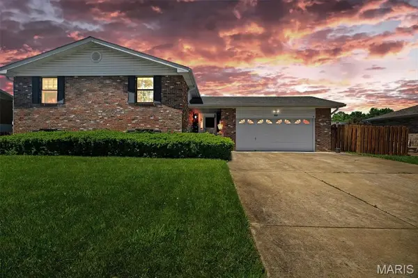 5860 Blackberry Drive, Imperial, MO 63052