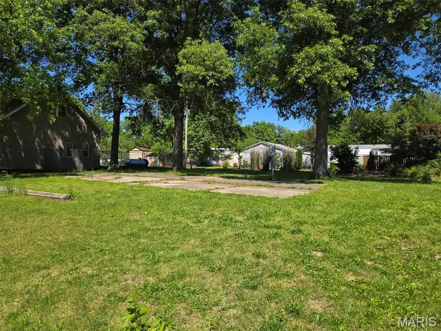 15914 Menzel Manor Drive, Carlyle, IL 62231 - #2