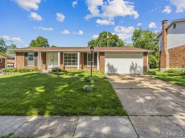 9709 Brookmere Drive, St Louis, MO 63123