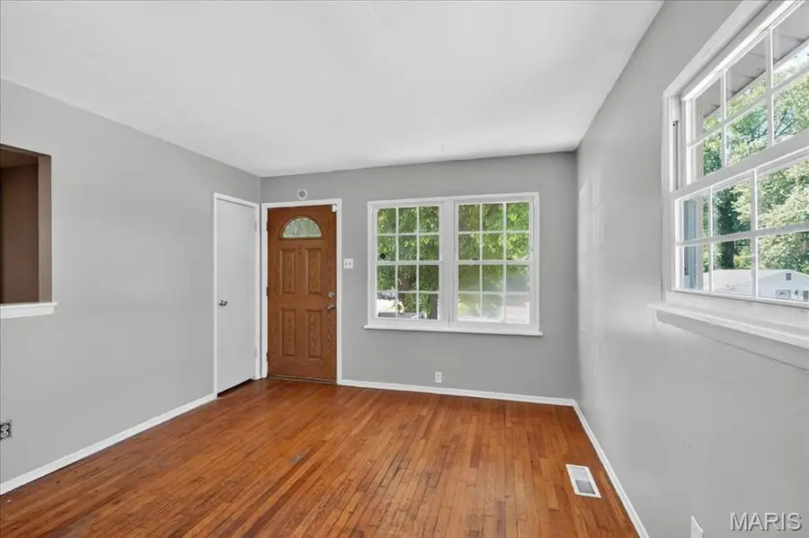 1225 Lakeview Avenue, Saint Louis, MO 63138 - #3