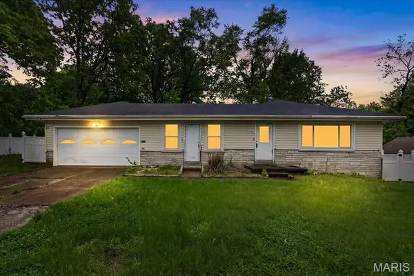2360 Chambers Road, Moline Acres, MO 63136