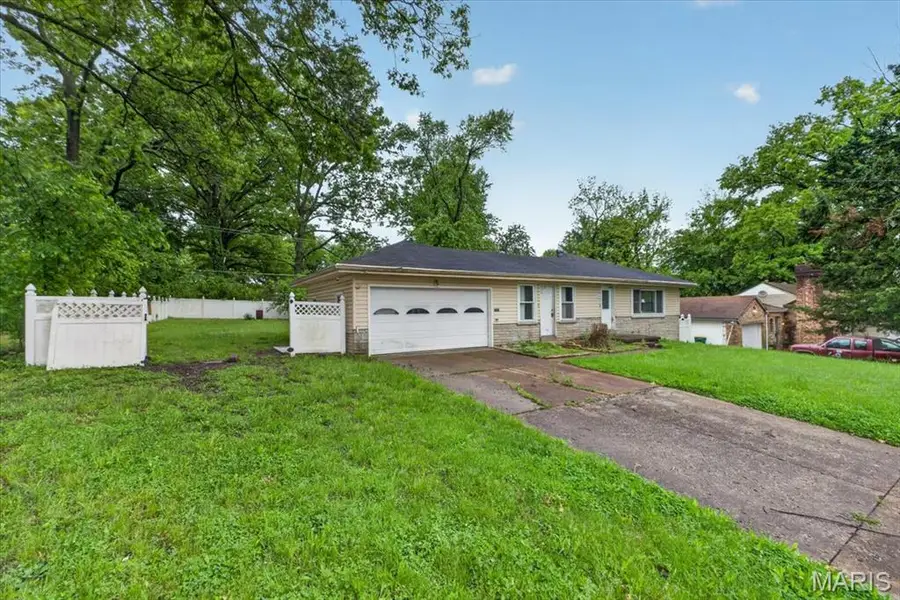 2360 Chambers Road, Moline Acres, MO 63136 - #3