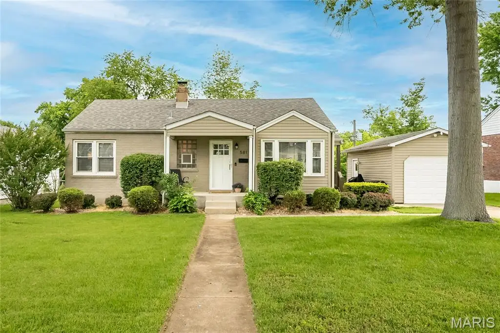 581 Meadowridge Drive, Kirkwood, MO 63122 - #1
