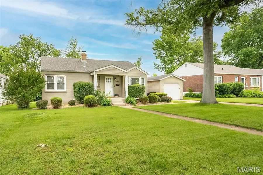 581 Meadowridge Drive, Kirkwood, MO 63122 - #3