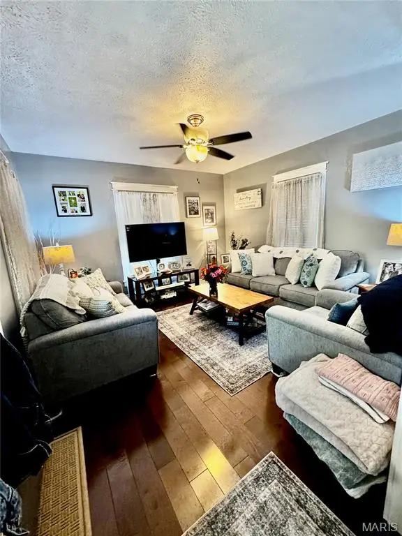 420 Eastern Avenue, Greenville, IL 62246 - #2