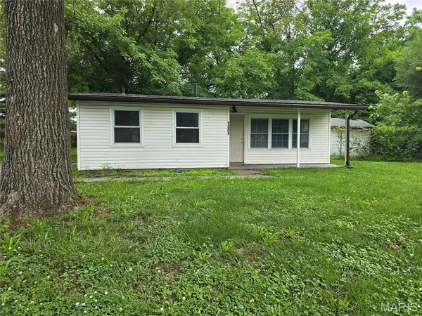 1301 Saint Zita Lane, Cahokia, IL 62206
