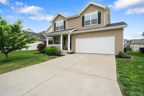 1113 Centre Lake Drive, St Peters, MO 63376