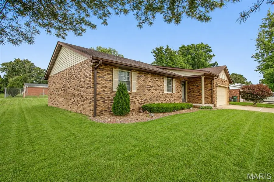 4441 Chantel Drive, Alton, IL 62002 - #2