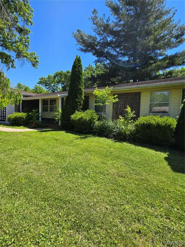 1116 Monaco Lane, St Charles, MO 63303