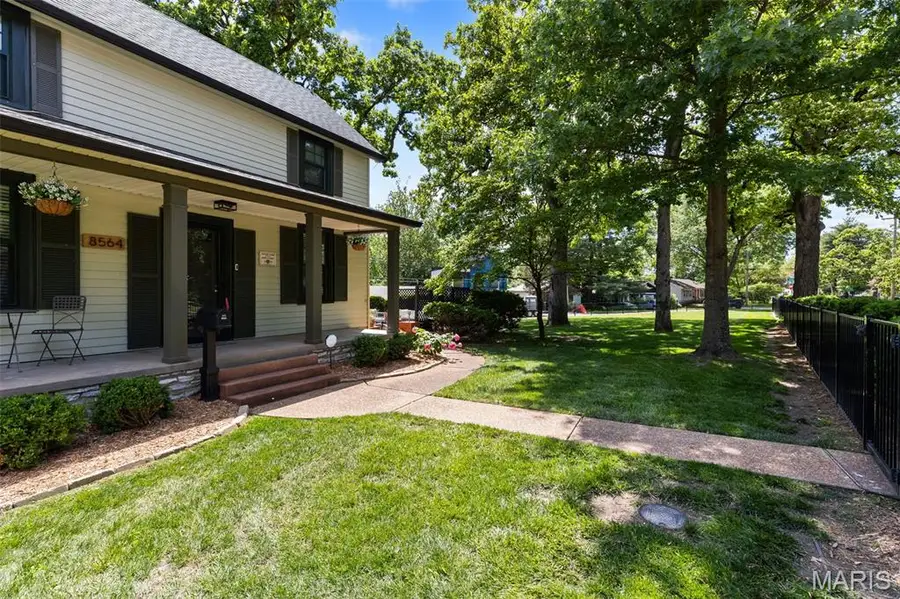 8564 Big Bend Boulevard, Webster Groves, MO 63119 - #2