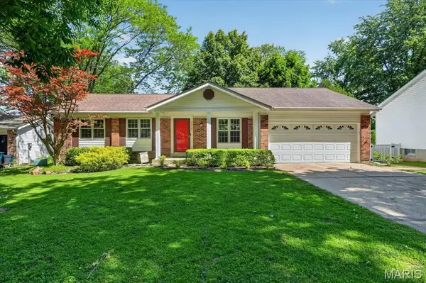 1014 Holly River Drive, Florissant, MO 63031
