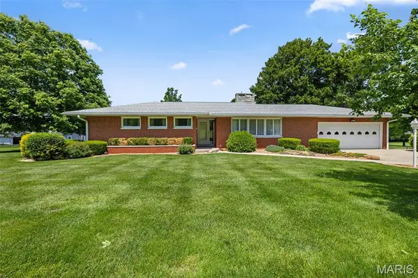 631 Yale Avenue, Hillsboro, IL 62049