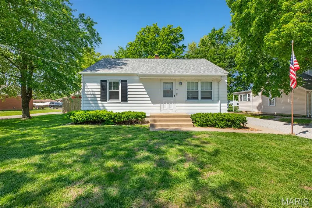 806 Taylor Avenue, Godfrey, IL 62035 - #1