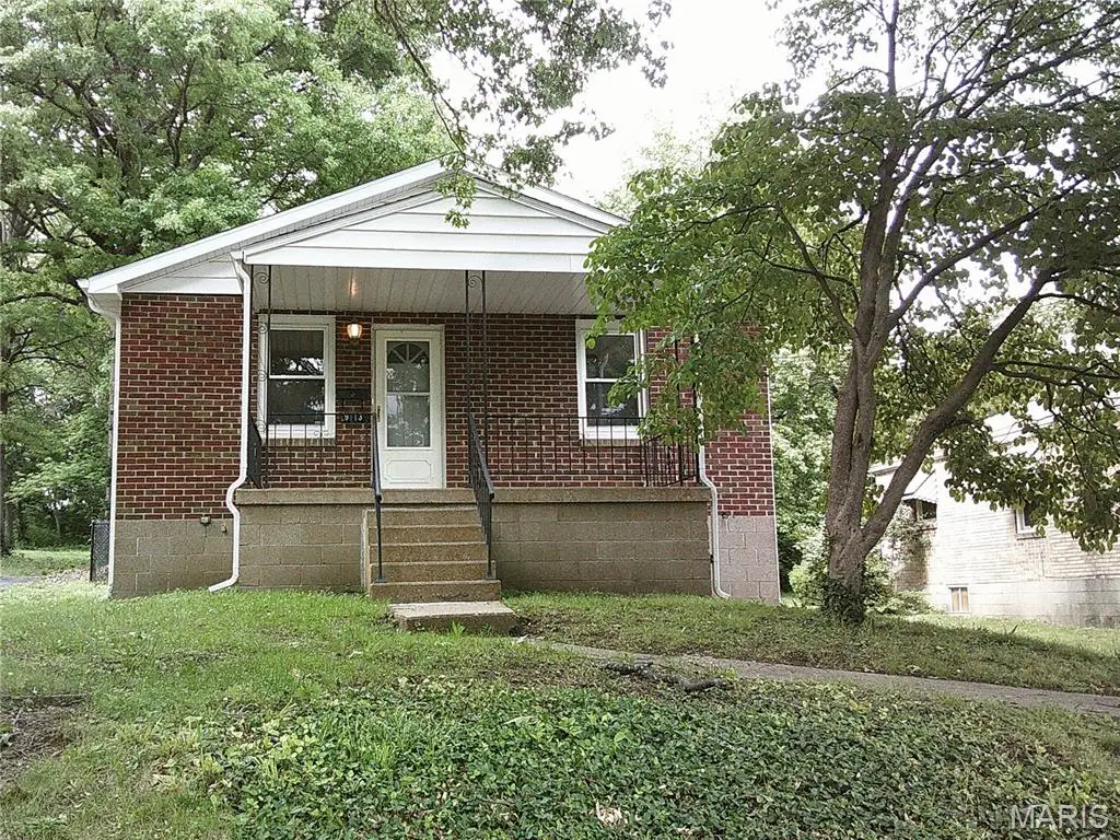 9113 Palmer Avenue, Overland, MO 63114 - #1