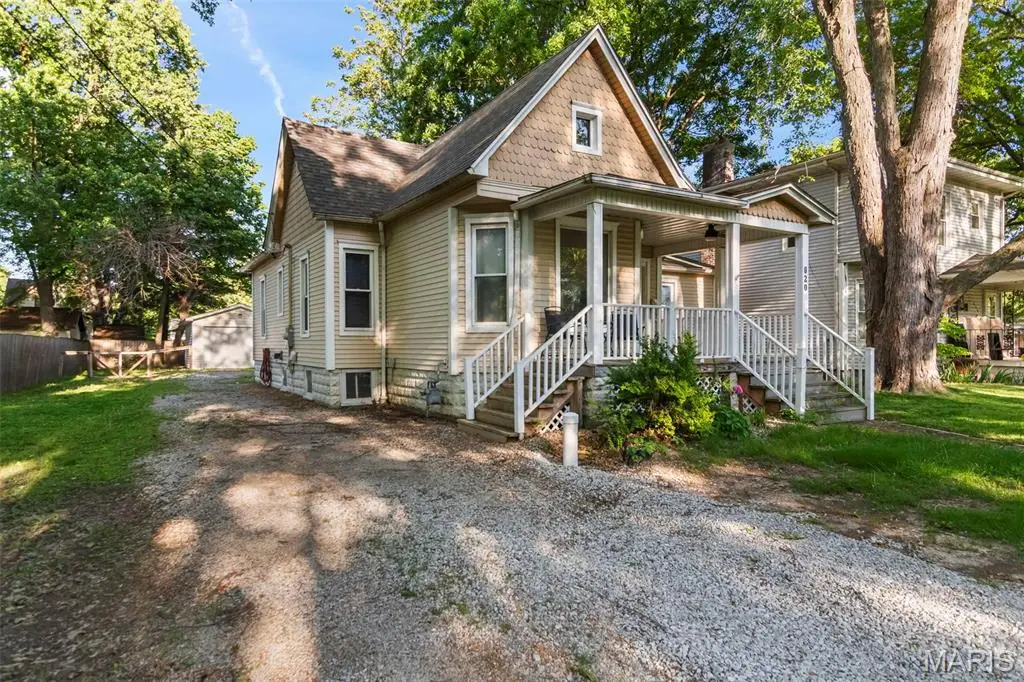 620 N Walnut Street, Litchfield, IL 62056 - #1
