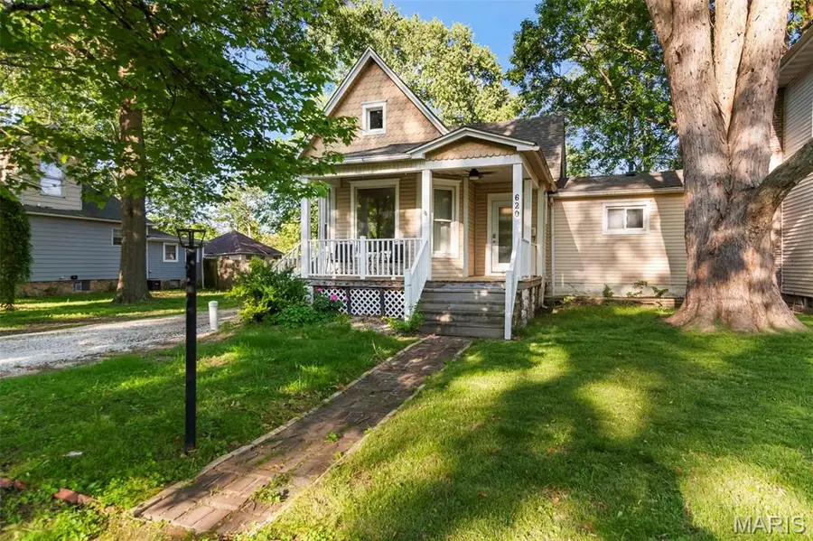 620 N Walnut Street, Litchfield, IL 62056 - #2