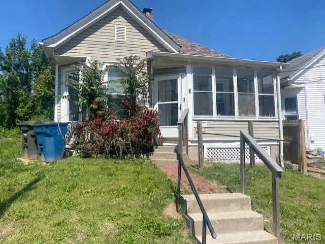1105 W 9th Street, Alton, IL 62002 - #2