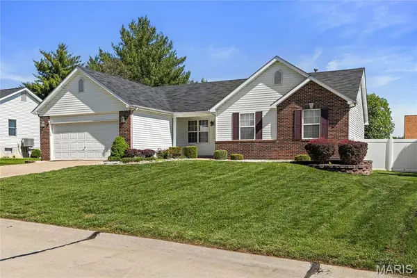 229 Thoroughbred Trail, St Peters, MO 63376