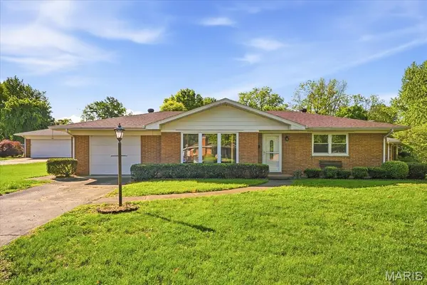 300 Longview Drive, Belleville, IL 62223