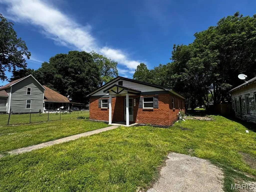 205 E 9th Street, Caruthersville, MO 63830 - #1