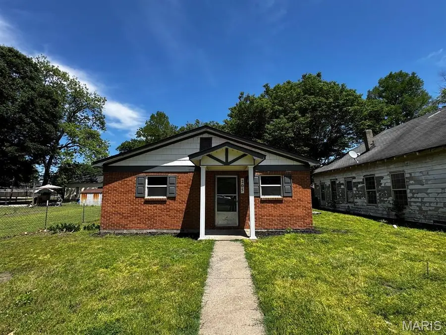 205 E 9th Street, Caruthersville, MO 63830 - #2