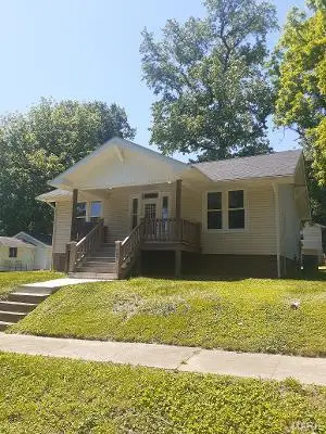409 S Jefferson Avenue, Collinsville, IL 62234