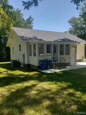 409 S Jefferson Avenue, Collinsville, IL 62234 - #3