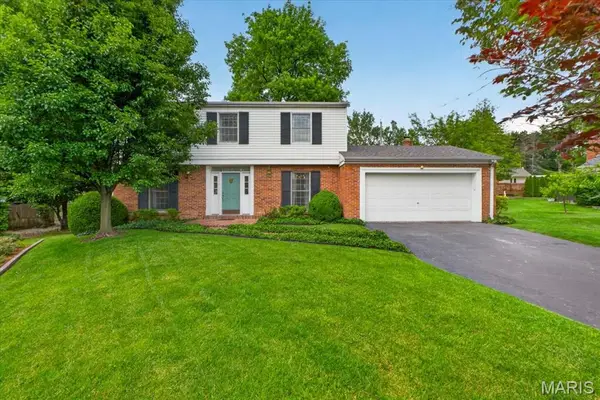925 Winterwood Lane, Ladue, MO 63124