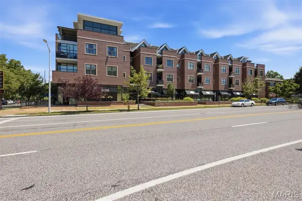 6451 Clayton Road #208, Clayton, MO 63117
