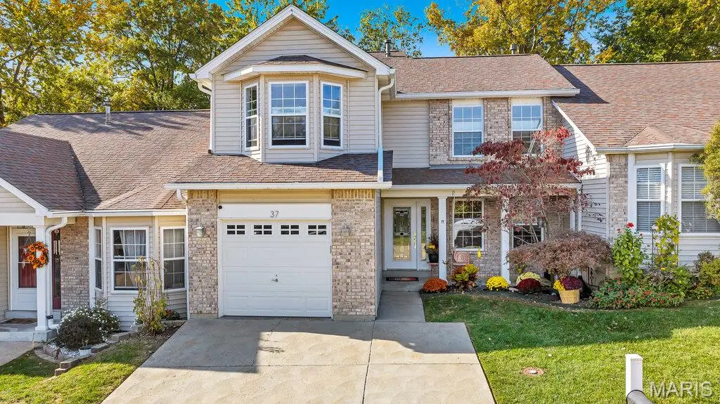 37 Parkway Villas Court, Saint Peters, MO 63303 - #1