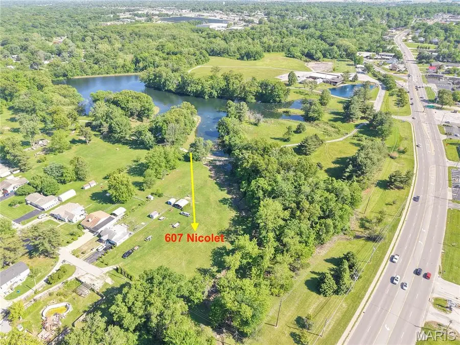 607 Nicolet Drive, Godfrey, IL 62035 - #2