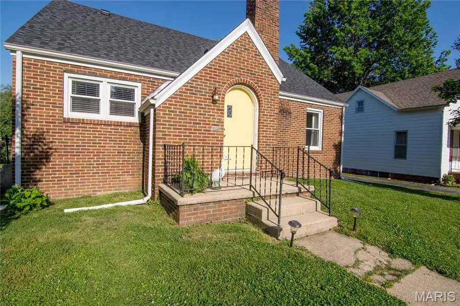 622 N 8th Street, Vandalia, IL 62471 - #2