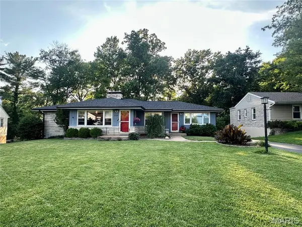 250 Turf Court, Webster Groves, MO 63119