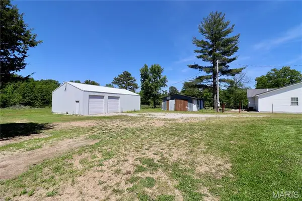 25915 Foxwood Lane, Lebanon, MO 65536