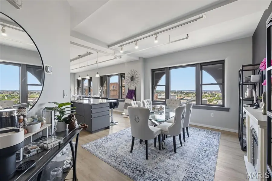 915 Olive Street #1403, Saint Louis, MO 63101 - #3