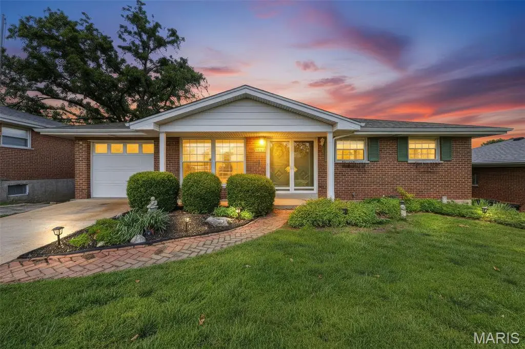 1215 Victory Drive, Mehlville, MO 63125 - #1