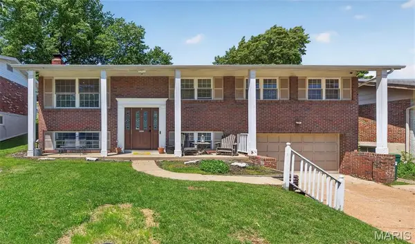 11223 Claywood Drive, St Louis, MO 63126
