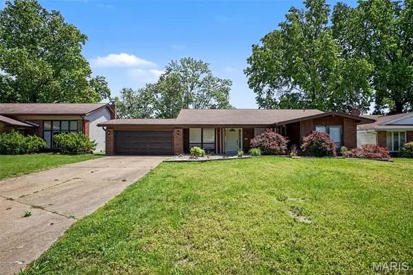 7430 Sir Lords Lane, Hazelwood, MO 63042