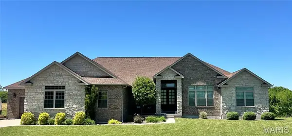52800 Norwoods Lake Place, Hannibal, MO 63401