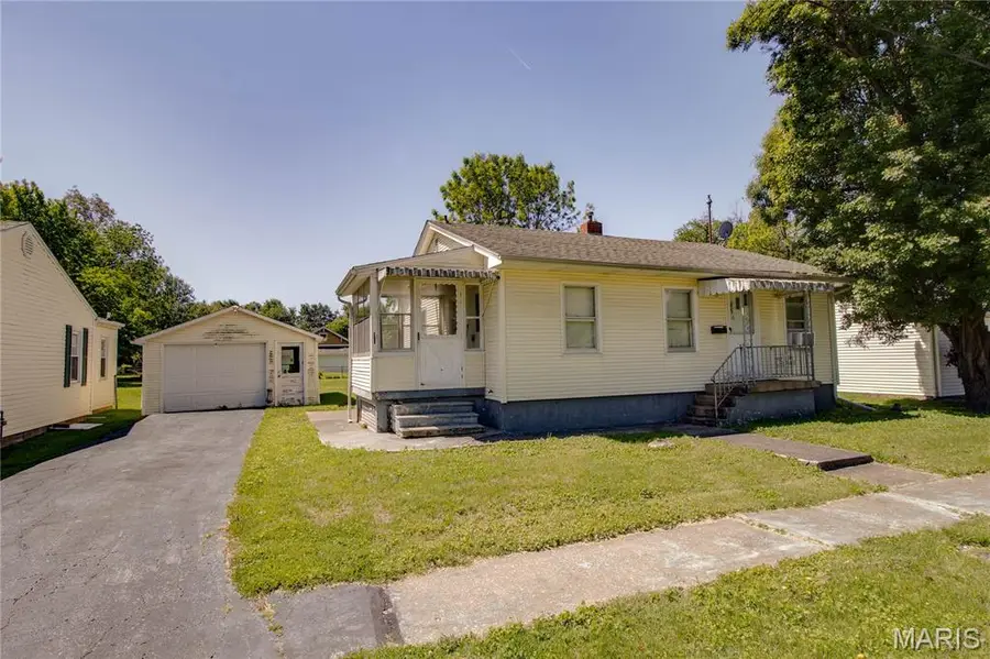406 Snedeker Street, Jerseyville, IL 62052 - #3
