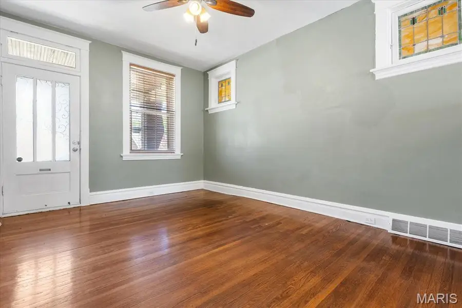5618 Nottingham Avenue, Saint Louis, MO 63109 - #2