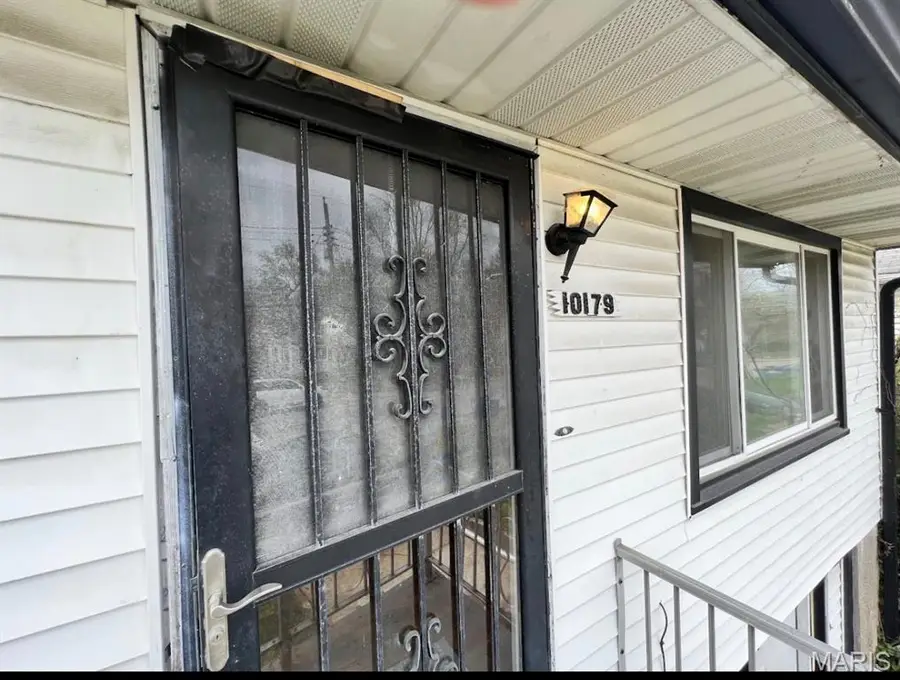 132 Glen Garry Road, Saint Louis, MO 63137 - #3