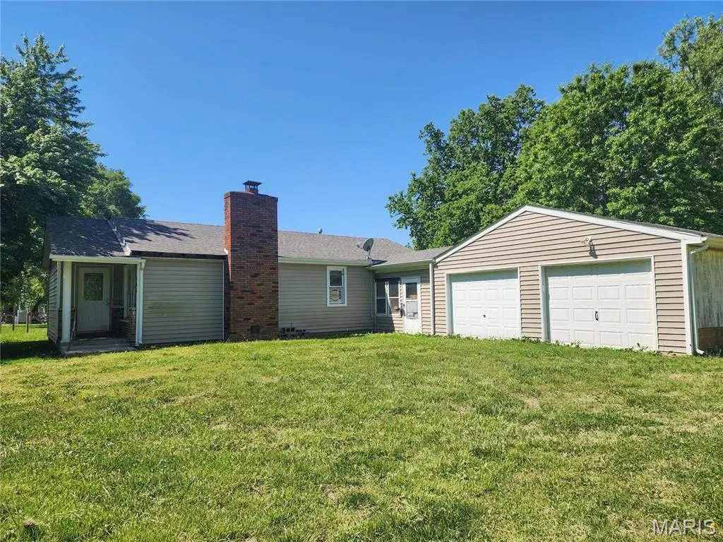 105 S Hill Street, Sorento, IL 62086 - #1